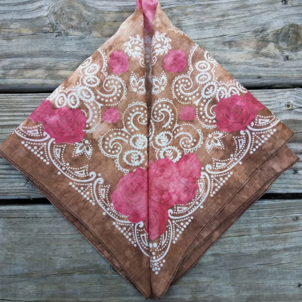 CLOSEOUT SALE! Distressed Rusted Roses Bandana - Picture 6 of 8